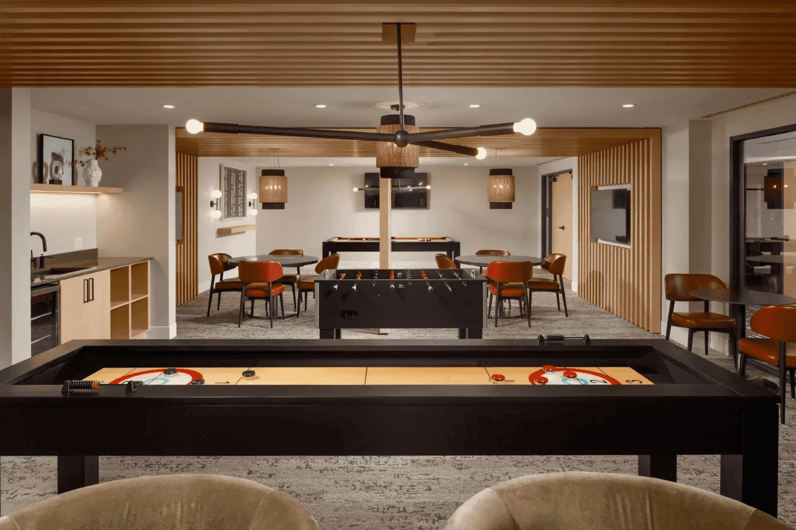 Entertainment Lounge